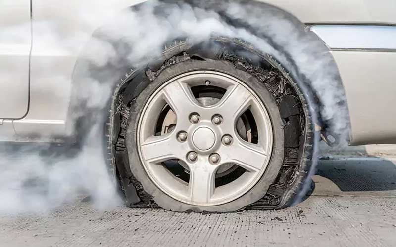 پنچری یا ترکیدن لاستیک